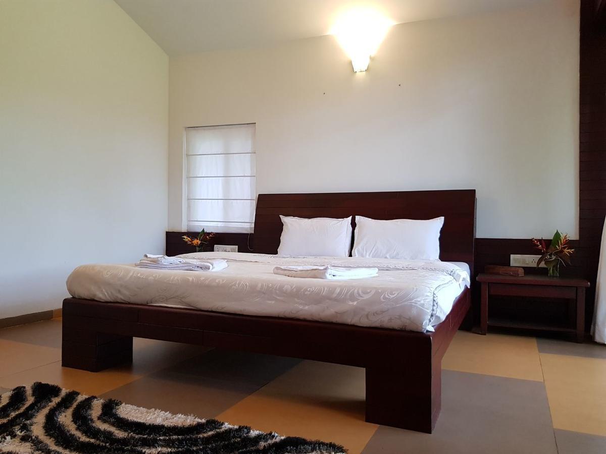 Cherilyn Monta Resort - Ratnagiri Vatul Buitenkant foto